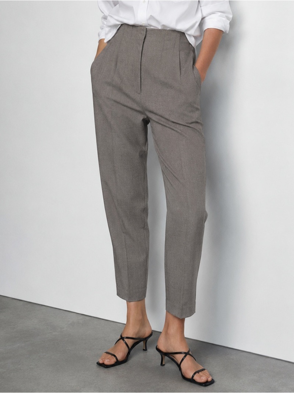 Zara Taupe Gray High-Waisted Tapered Trousers Women’s XS